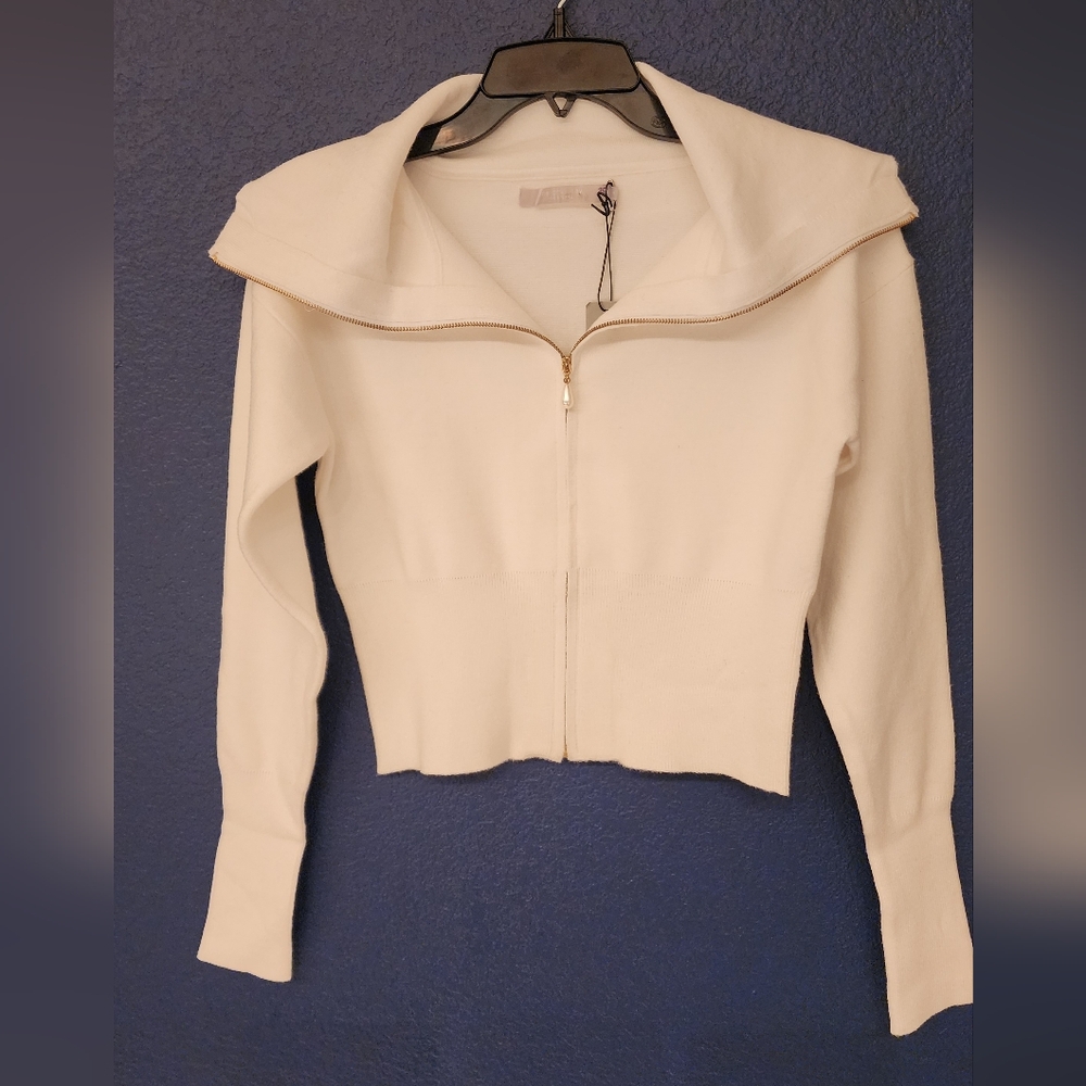 One grey Day Elegant Wide Collar Zippered Tapered Waist Sweater In White Sz SM - Picture 3 of 12